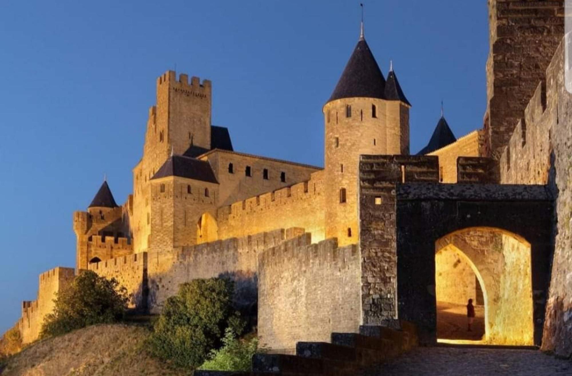 Villa Elegante A Carcassonne Avec Jardin Et Jacuzzi ภายนอก รูปภาพ