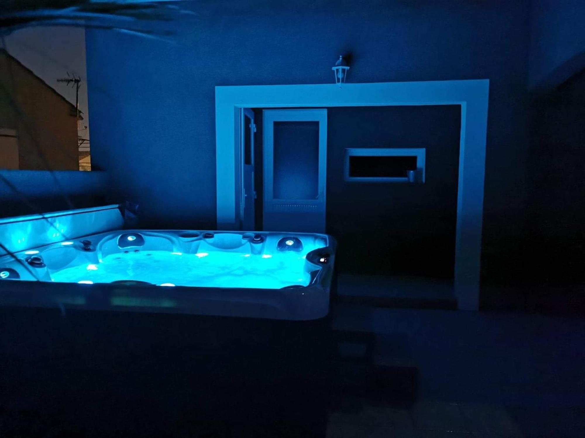 Villa Elegante A Carcassonne Avec Jardin Et Jacuzzi ภายนอก รูปภาพ