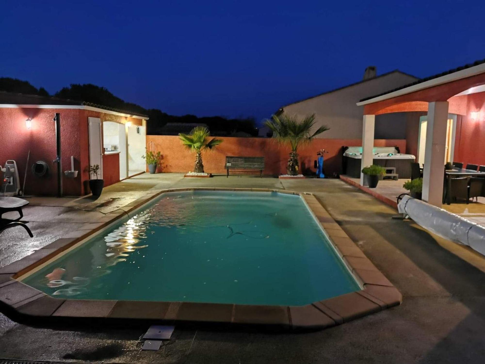 Villa Elegante A Carcassonne Avec Jardin Et Jacuzzi ภายนอก รูปภาพ