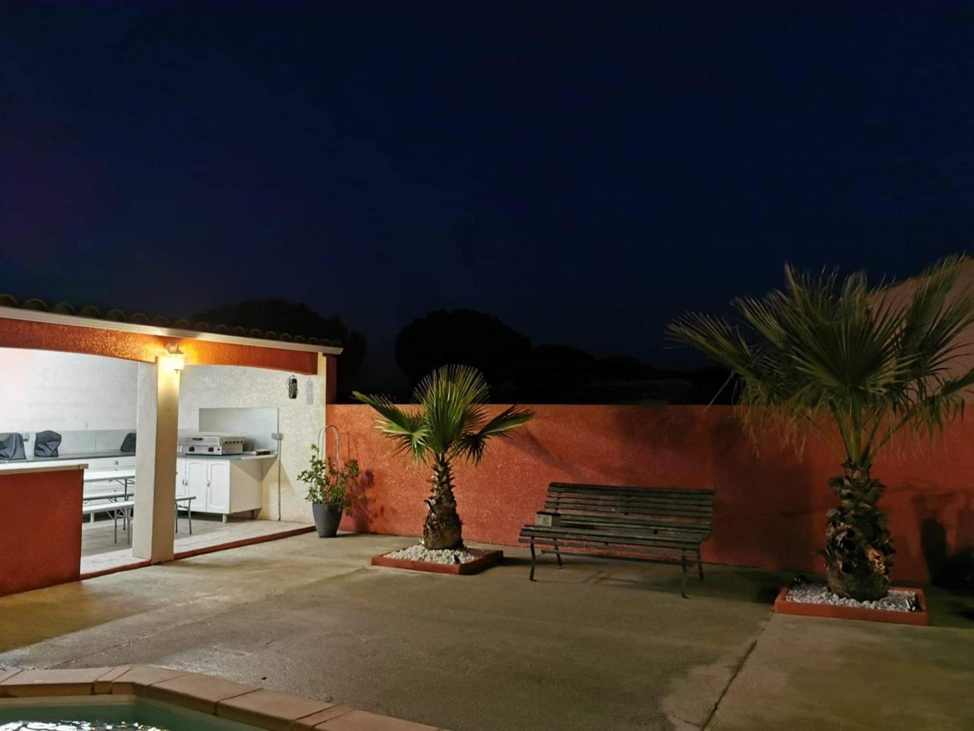 Villa Elegante A Carcassonne Avec Jardin Et Jacuzzi ภายนอก รูปภาพ