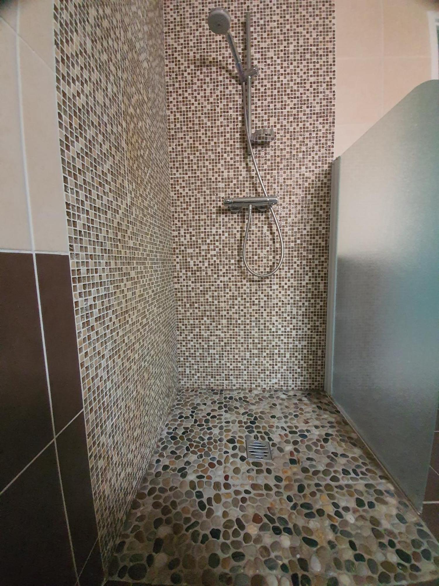 Villa Elegante A Carcassonne Avec Jardin Et Jacuzzi ภายนอก รูปภาพ